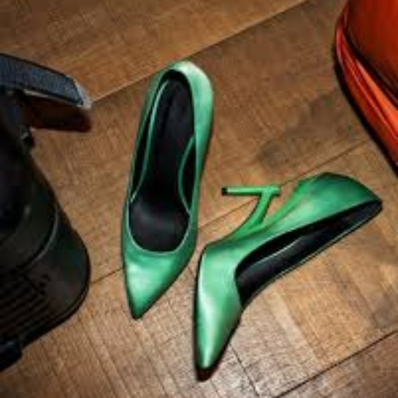 Ben Taverniti Unravel Project 100 Broken Heel Pump - Picture 1 of 14